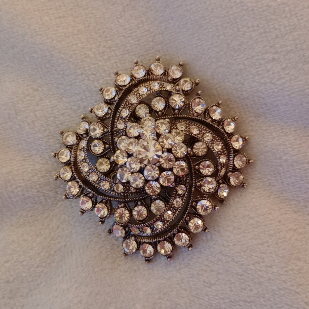 Vintage Brooch Pin
